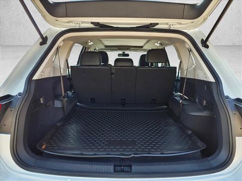 Used 2019 Volkswagen Tiguan SE w/ Panoramic Sunroof Package AWD/4WD image 6