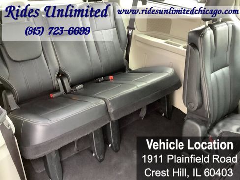 Used 2015 Chrysler Town & Country Touring-L w/ Driver Convenience Group FWD image 33