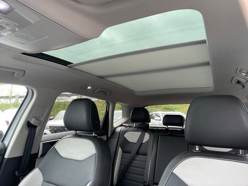 Certified 2025 Volkswagen Taos SEL w/ Black Wheel Plus Package image 28