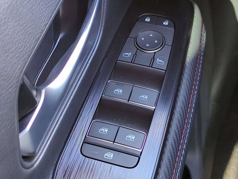 Certified 2026 Nissan Kicks SR FWD image 22