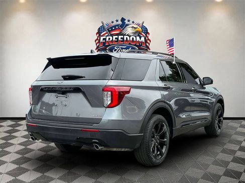 Used 2023 Ford Explorer ST-Line AWD/4WD image 5