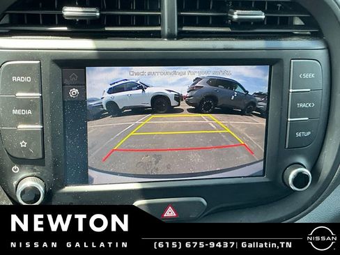 Used 2025 Kia Soul LX w/ LX Technology Package FWD image 9