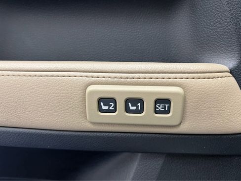 Used 2016 Toyota 4Runner Limited image 27