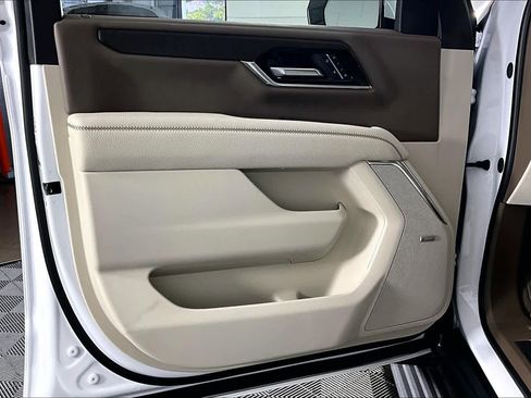 Used 2026 GMC Yukon XL Denali w/ Sun & Power Step Package image 21