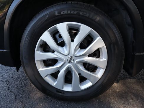 Used 2018 Nissan Rogue S AWD/4WD image 41