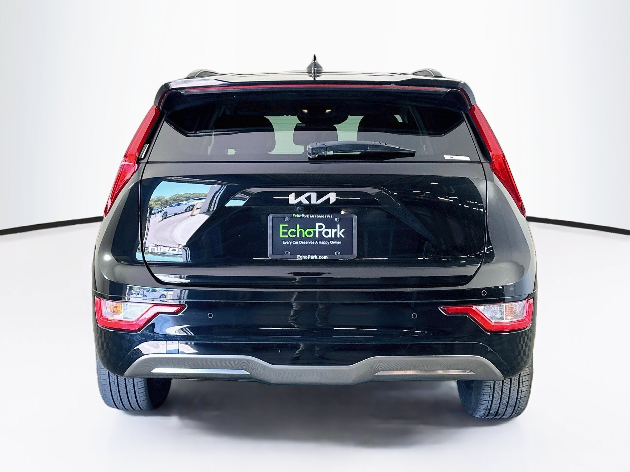Used 2024 Kia Niro Wind w/ Wind Preserve Package FWD image 7