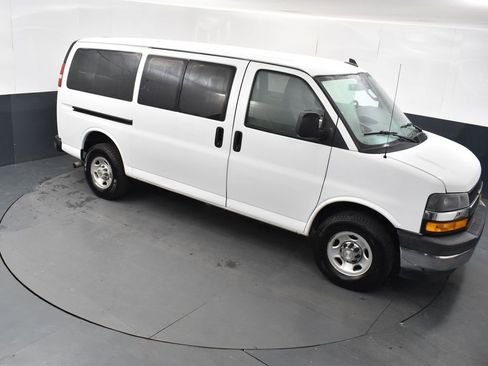 Used 2019 Chevrolet Express 3500 LT w/ LT Preferred Equipment Group image 34