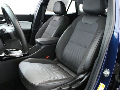 Certified 2024 Chevrolet Trax LT w/ Driver Confidence Package FWD image 23