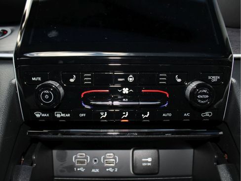 New 2025 Jeep Grand Cherokee Limited image 18