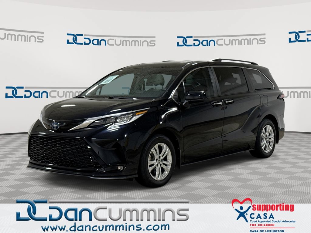 Used 2023 Toyota Sienna XSE w/ XSE Plus Package AWD/4WD image 1