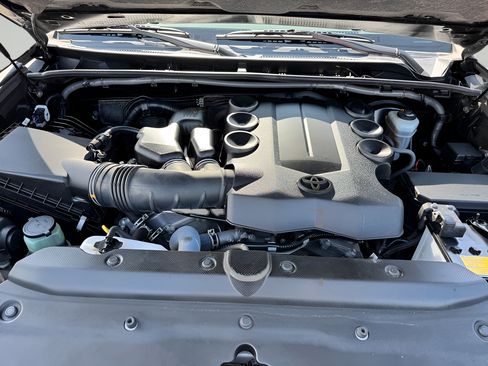 Used 2022 Toyota 4Runner SR5 RWD image 9