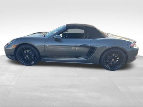 Used 2024 Porsche 718 Boxster RWD image 3