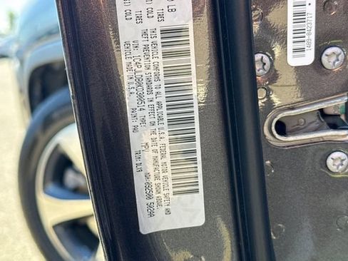 Used 2019 Jeep Cherokee Limited FWD image 37