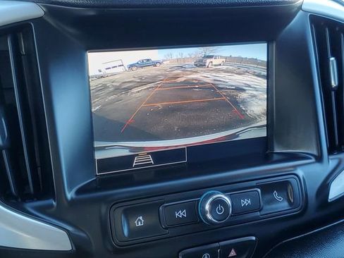 Used 2024 GMC Terrain SLE image 22