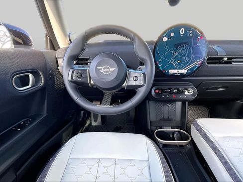Used 2025 MINI Cooper S FWD image 5