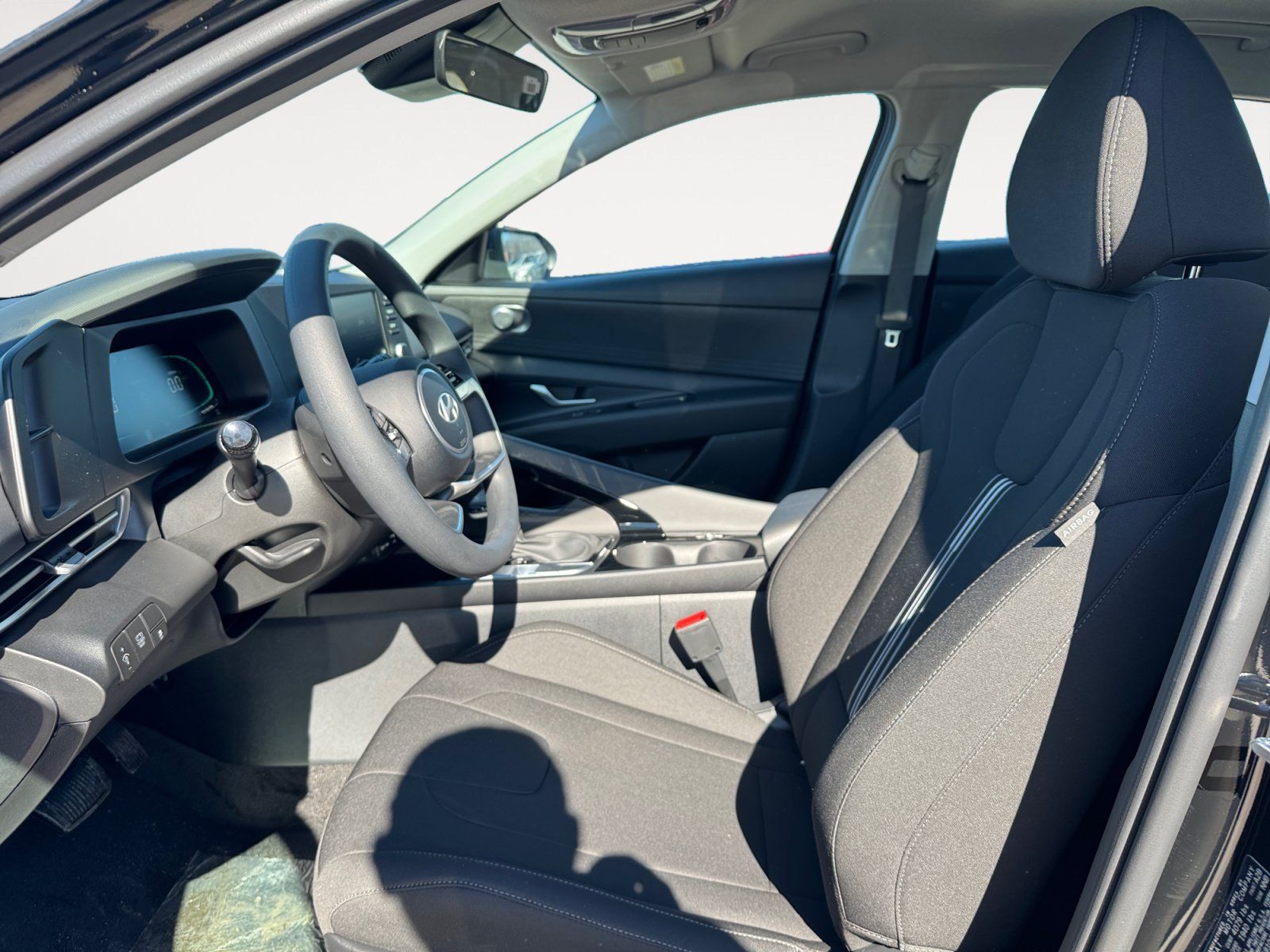 New 2026 Hyundai Elantra Hybrid FWD image 9