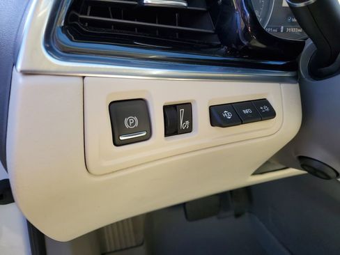 Certified 2024 Cadillac XT6 Premium Luxury w/ Technology Package image 9