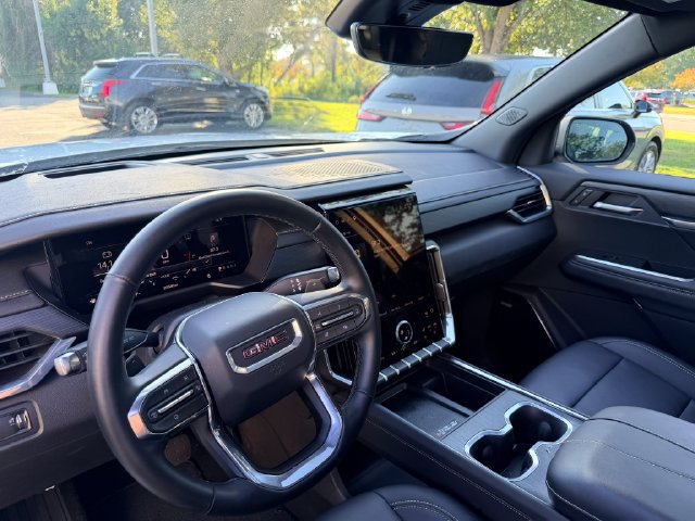 Used 2026 GMC Acadia Elevation w/ Elevation Premium Package FWD image 14
