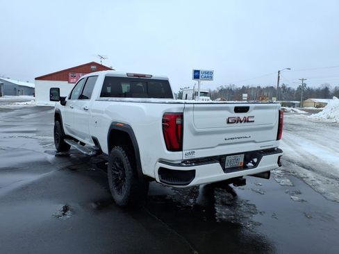 Used 2024 GMC Sierra 3500 Denali image 3