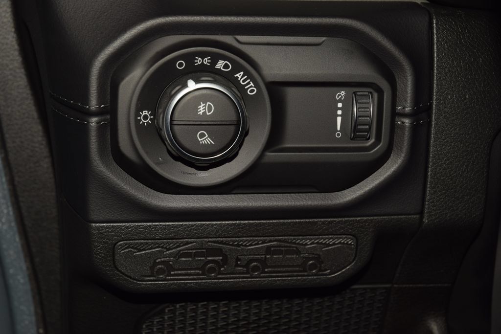 Used 2026 Jeep Gladiator Mojave AWD/4WD image 41