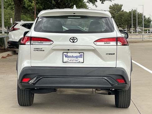 Used 2023 Toyota Corolla Cross AWD Hybrid image 5