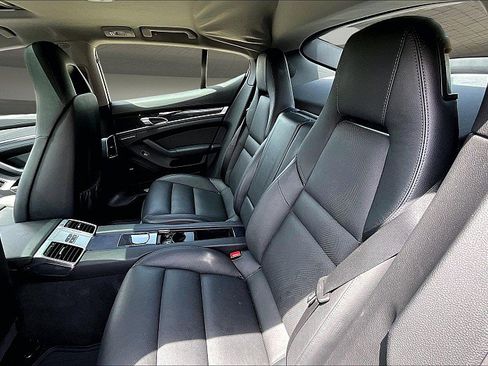 Used 2016 Porsche Panamera S RWD image 22