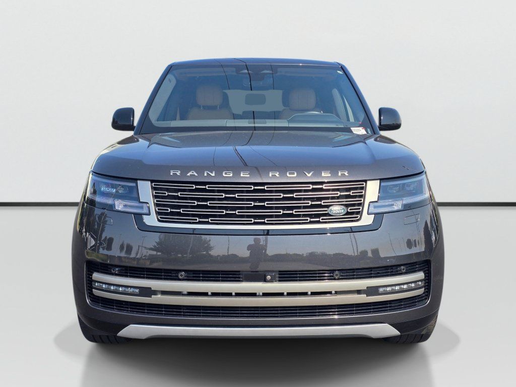 Used 2025 Land Rover Range Rover Long Wheelbase SE AWD/4WD image 9
