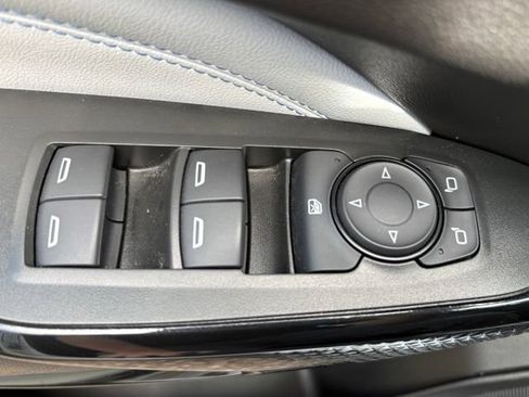 Used 2025 Chevrolet Trax LT w/ LT Convenience Package FWD image 23