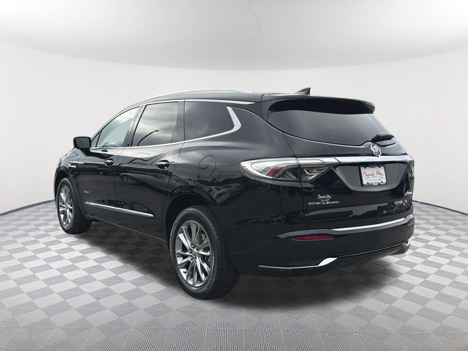 Used 2023 Buick Enclave Avenir FWD image 8