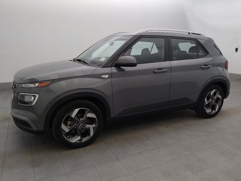 Used 2023 Hyundai Venue SEL w/ Cargo Package FWD image 2