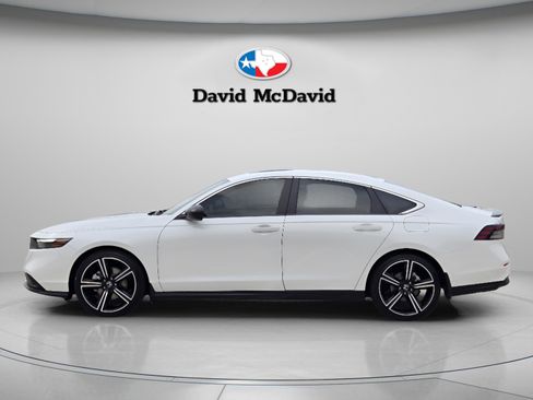 Used 2023 Honda Accord Sport image 2