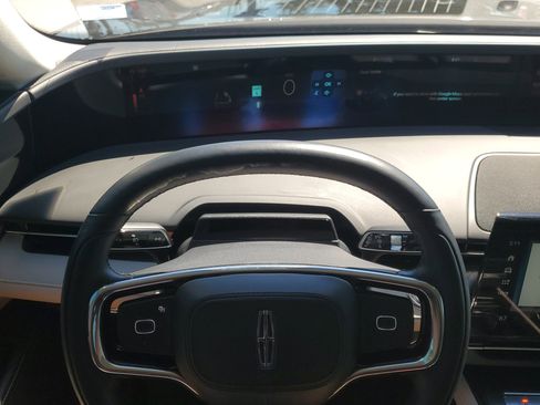 Used 2024 Lincoln Nautilus Reserve image 22