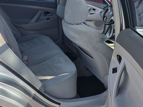 Used 2009 Toyota Camry SE FWD image 12
