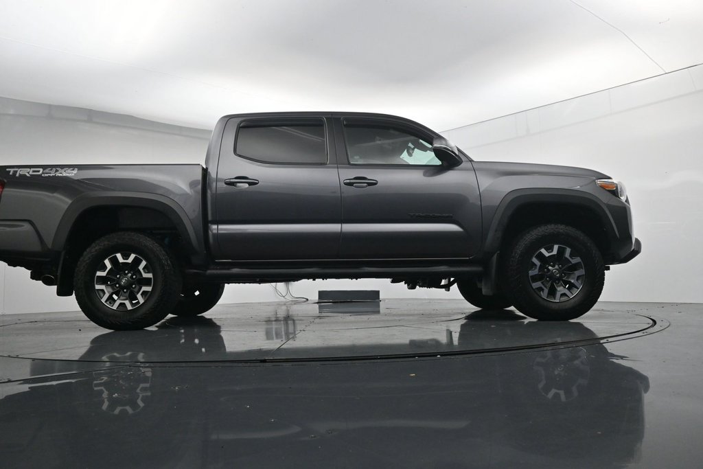 Used 2019 Toyota Tacoma TRD Off-Road AWD/4WD image 38