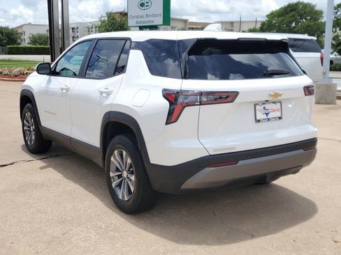 Used 2026 Chevrolet Equinox LT FWD image 4