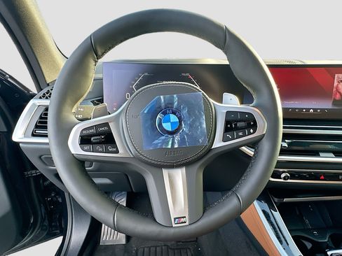 New 2026 BMW X5 xDrive40i w/ M Sport Package AWD/4WD image 7