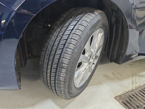 Used 2015 MAZDA MAZDA3 i Touring w/ Technology Package image 35