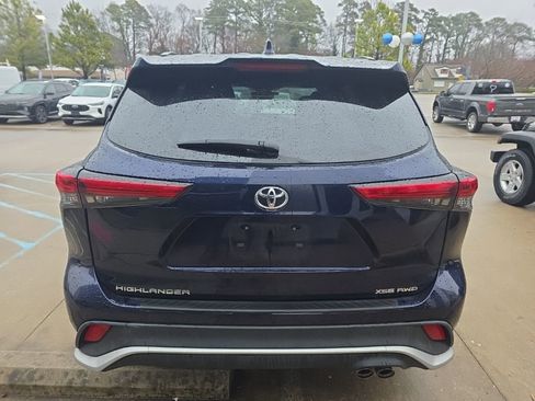 Used 2022 Toyota Highlander XSE image 6