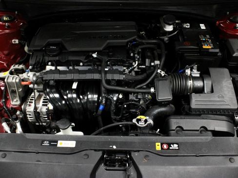 Used 2024 Hyundai Elantra SEL FWD image 17