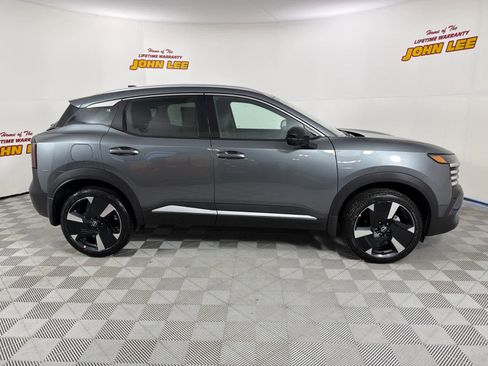 New 2026 Nissan Kicks SR image 8