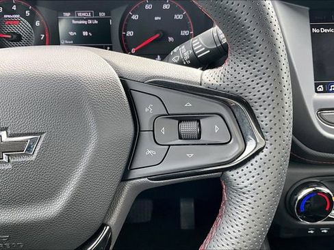 Used 2022 Chevrolet TrailBlazer RS image 12