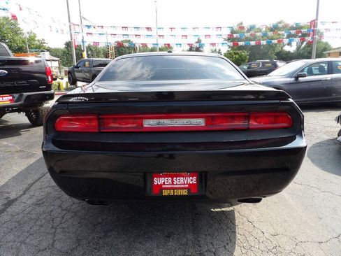 Used 2012 Dodge Challenger R/T RWD image 5