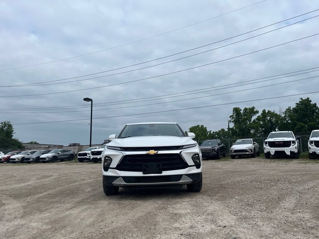 Used 2023 Chevrolet Blazer LT FWD image 4