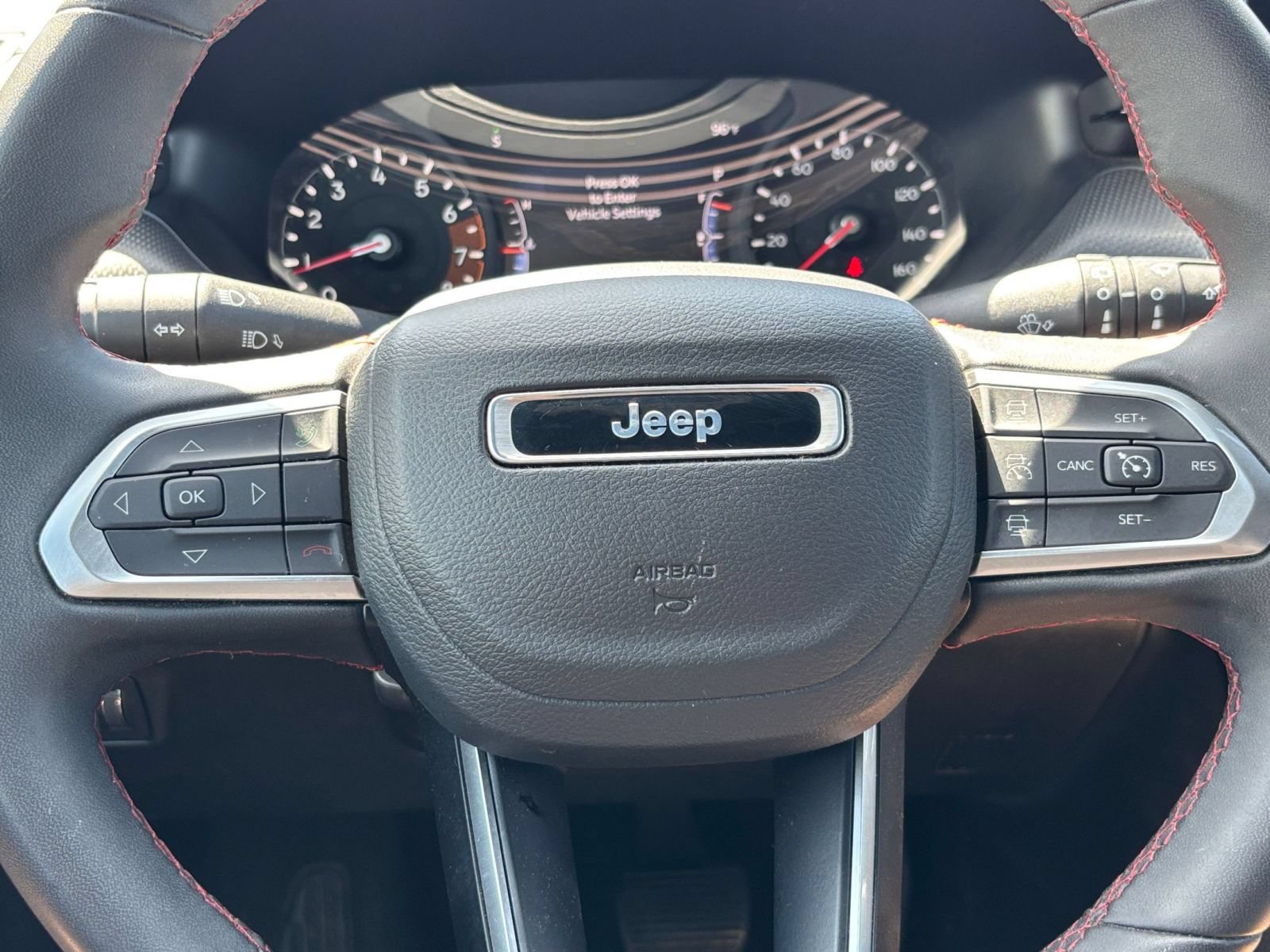 Used 2025 Jeep Compass Trailhawk AWD/4WD image 26
