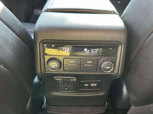 Used 2020 GMC Acadia SLT image 15