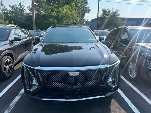 Used 2024 Cadillac Lyriq Luxury AWD/4WD image 1