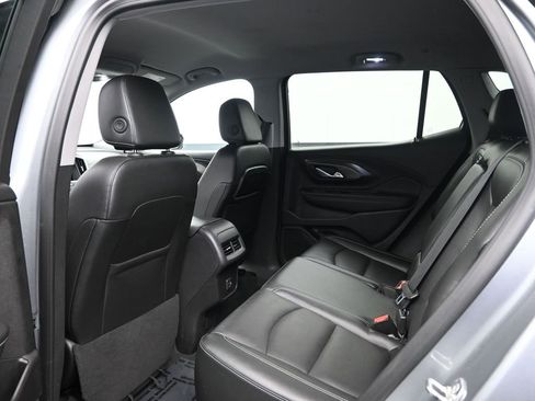 Used 2024 GMC Terrain SLT image 27