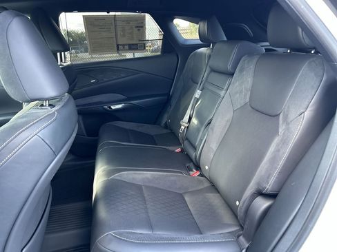 Used 2025 Lexus RX 350 w/ Convenience Package AWD/4WD image 35