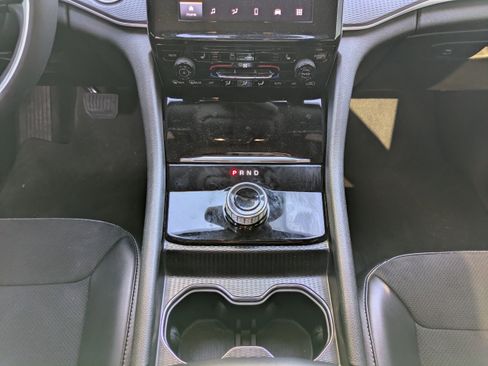 Used 2024 Jeep Grand Cherokee L Altitude RWD image 18