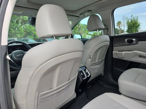 Certified 2024 Kia Sorento SX AWD/4WD image 11